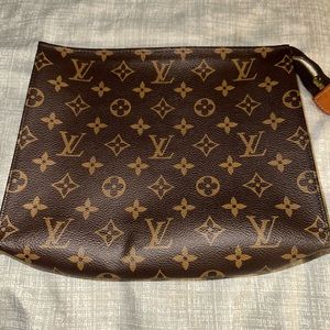 *SOLD* LV Monogram Toiletry Pouch 26